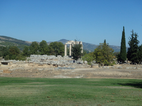 A peek of the Temple of Zeus from inside its Museum.
