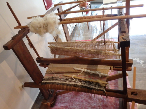 This very old Loom sat in our hotel Lobby.
