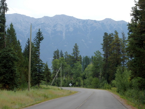 GDMBR: Southbound on Lower Elk Valley Road, BC, Canada.