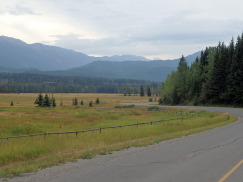 GDMBR: Southbound on Lower Elk Valley Road, BC, Canada.