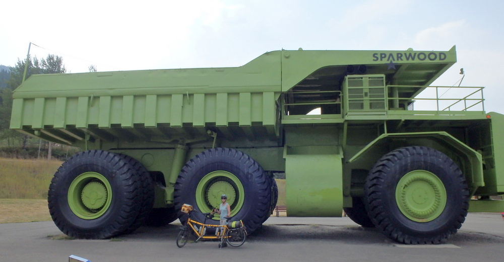 GDMBR: Terry Struck and the Bee with the World's Largest Truck.