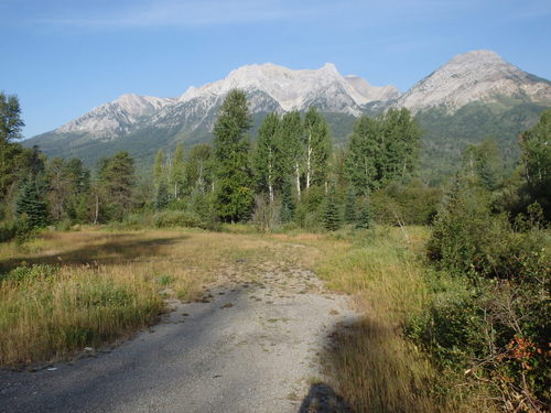 GDMBR: Riding south on the Crowsnest Hwy (BC 3).