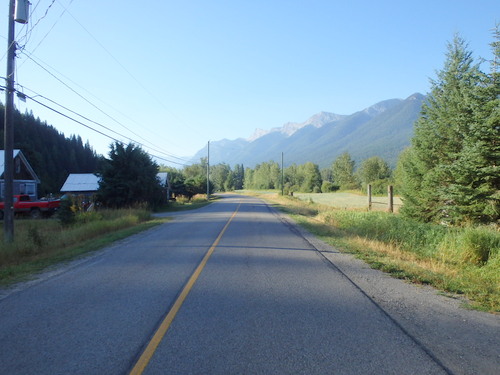 GDMBR: Passing by some more Cokato Residences.