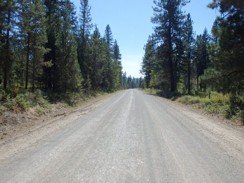 GDMBR: Cycling south on the dirt Dump Road.