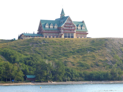 Viewing the Prince of Wales Lodge from the town of Waterton Park.