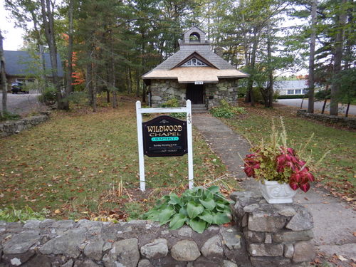 Wildwood Baptist Chapel, a little chapel located between two houses.