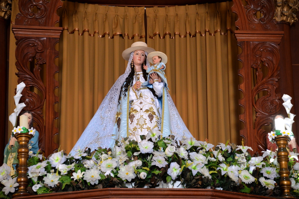 The highlight of Iglesia de Huanchaco is the Virgin Mary dressed in Peruvian Clothing and Hat!